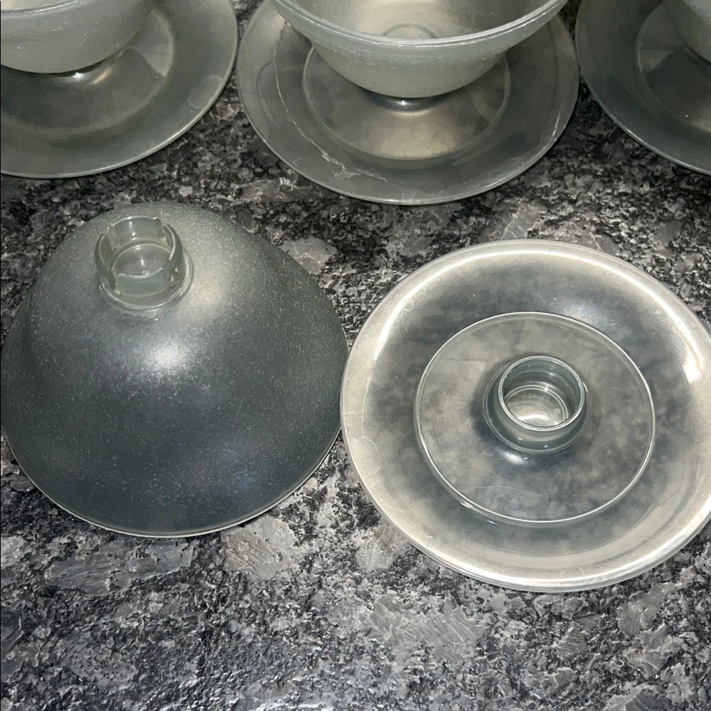 Tupperware set 4oz